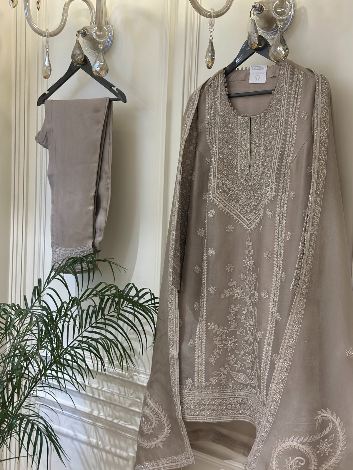 Noor-e-Safiya Organza Luxury Suit Set