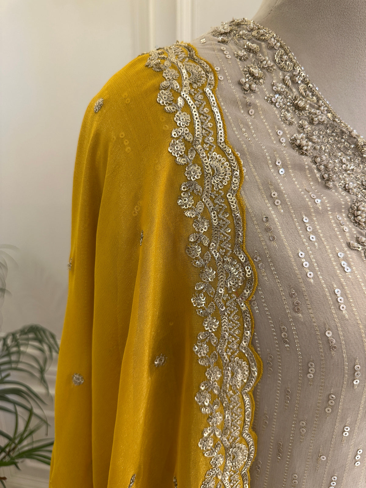 Noor-e-Zarina Tissue Silk Sharara Set ✨