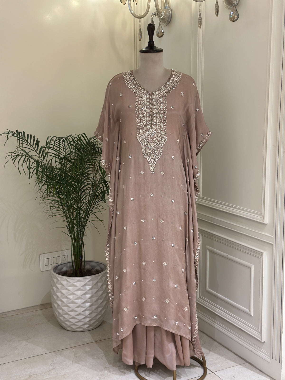 Noor-e-Afreen Chinon Kaftan Set ✨