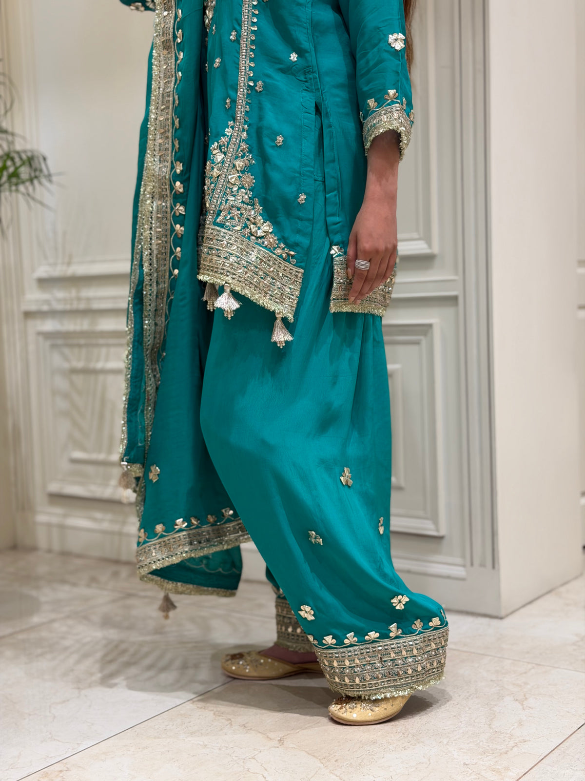 Noor-e-Sahar Organza Shalwar Set