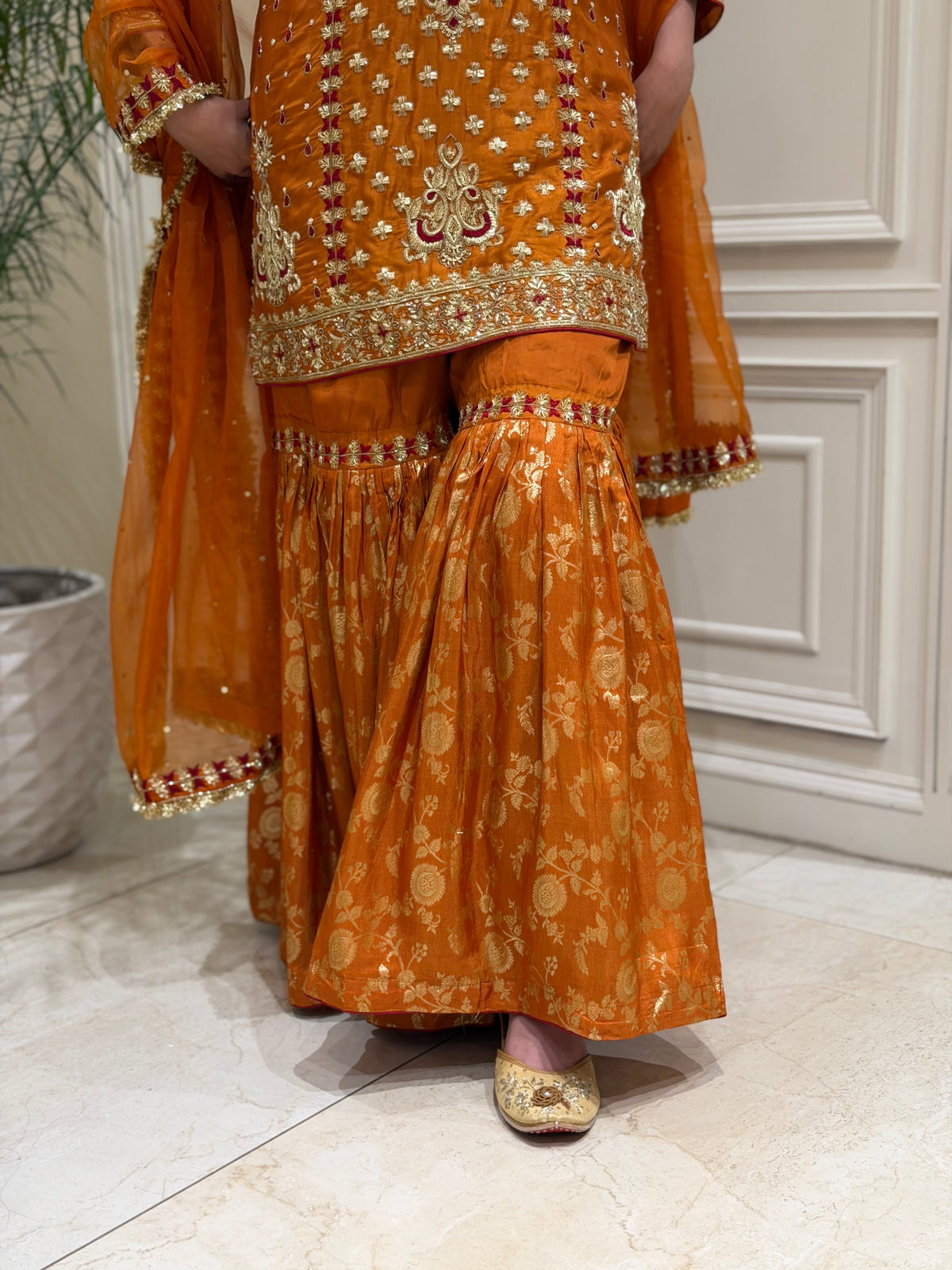 Noor-e-Zarmina Brocade Farshi Gharara Set