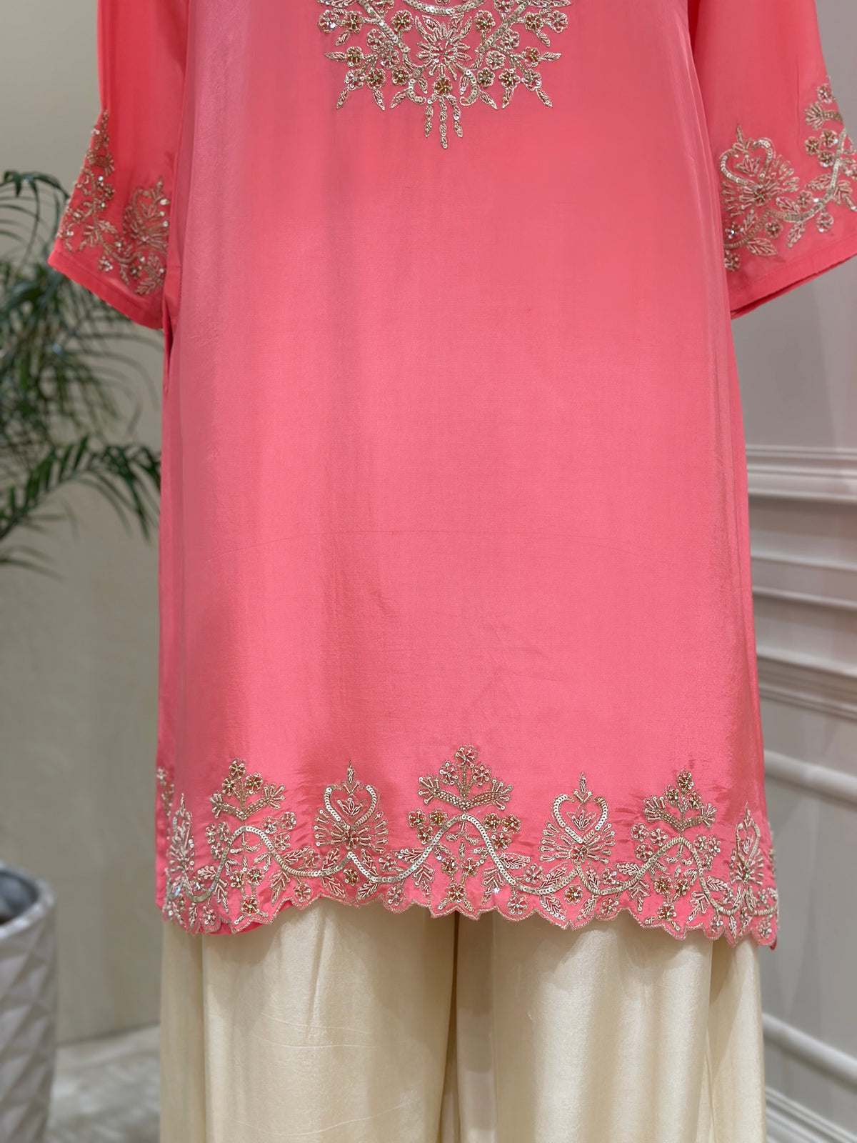 Noor-e-Safiya Crepe Suit Set