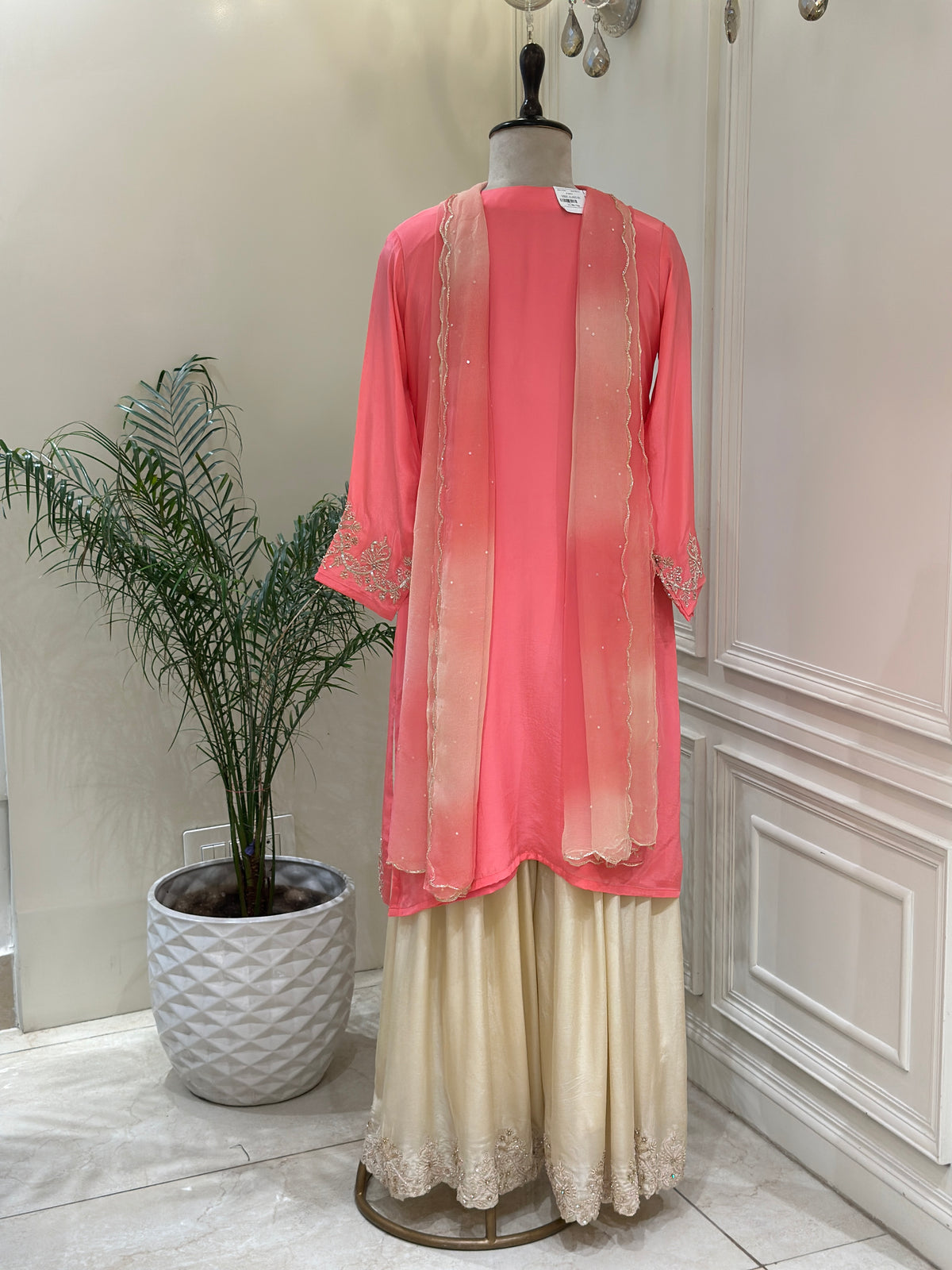 Noor-e-Safiya Crepe Suit Set