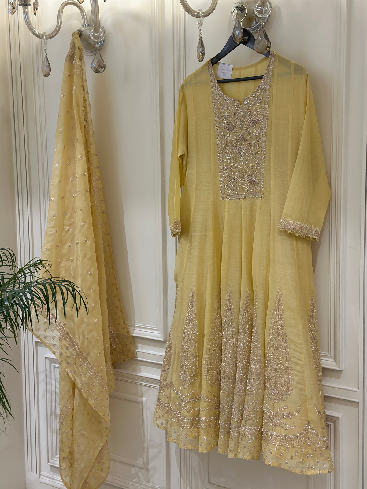 Noor-e-Mull Luxury Suit Set