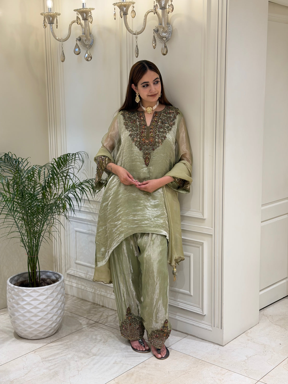 Noor-e-Zamrud Tissue Suit