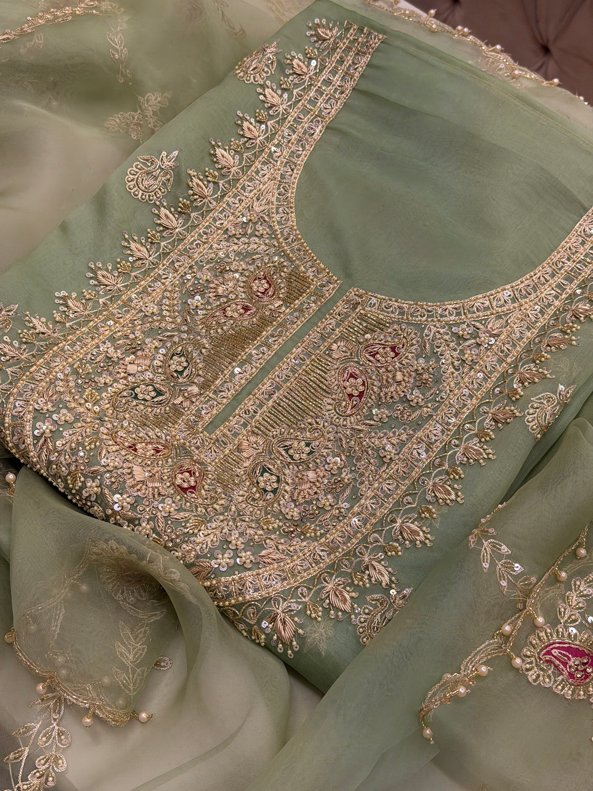 Zar-e-Noor Pure Organza Silk Ensemble