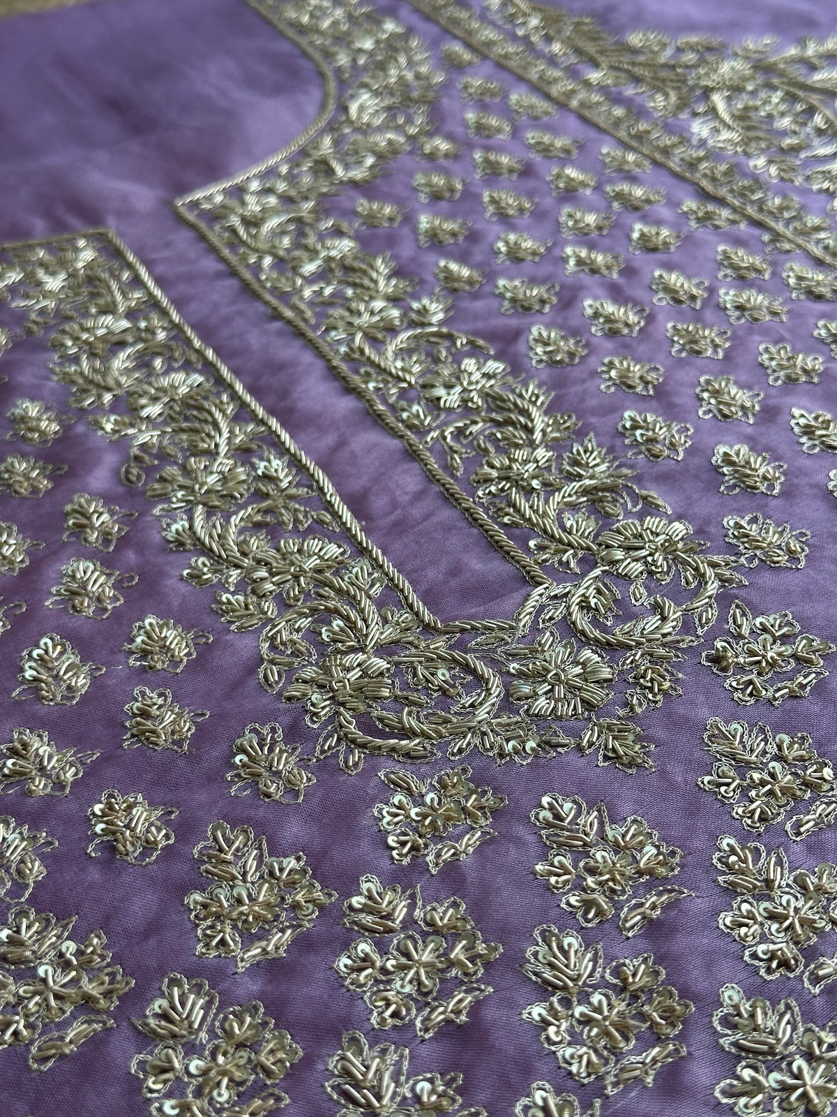 Noor-e-Lilac Dabka