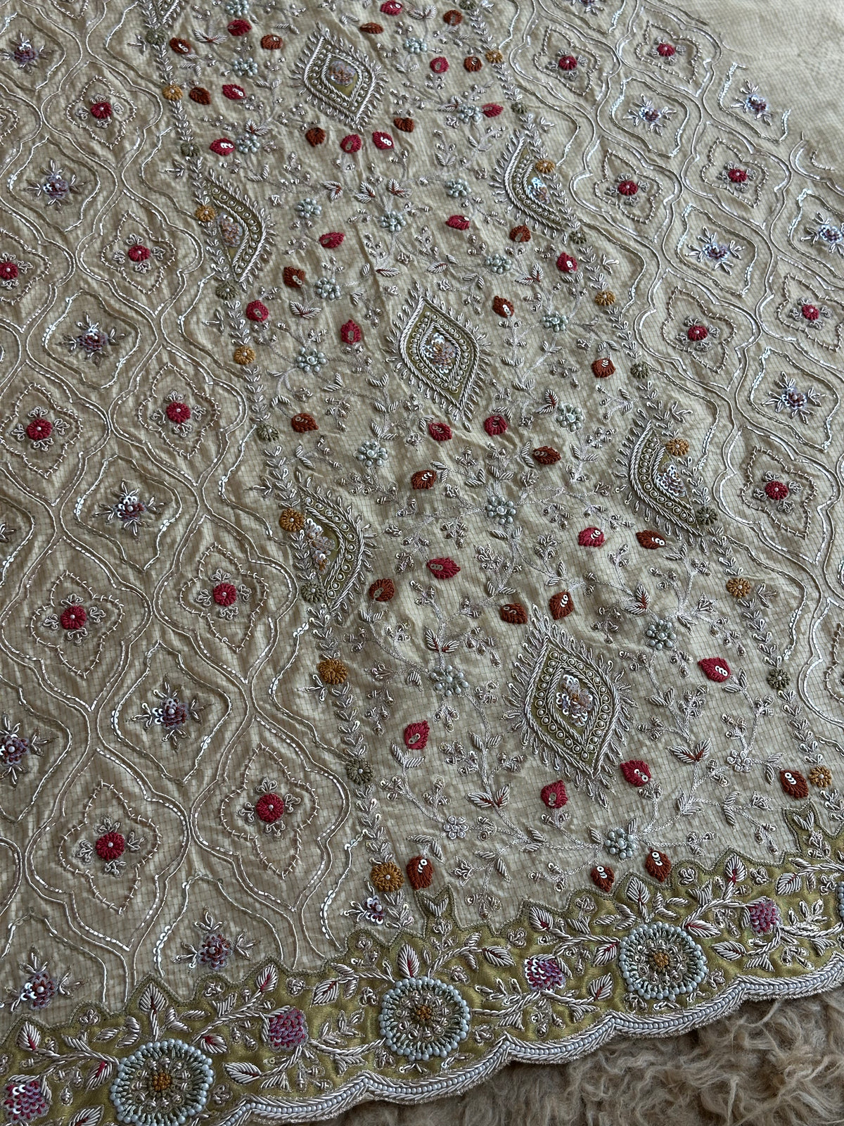 Ivory Noor Royale