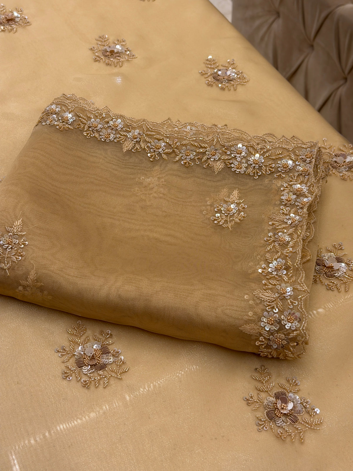 Zareen Aura Luxury Tissue Suit Set – 3D