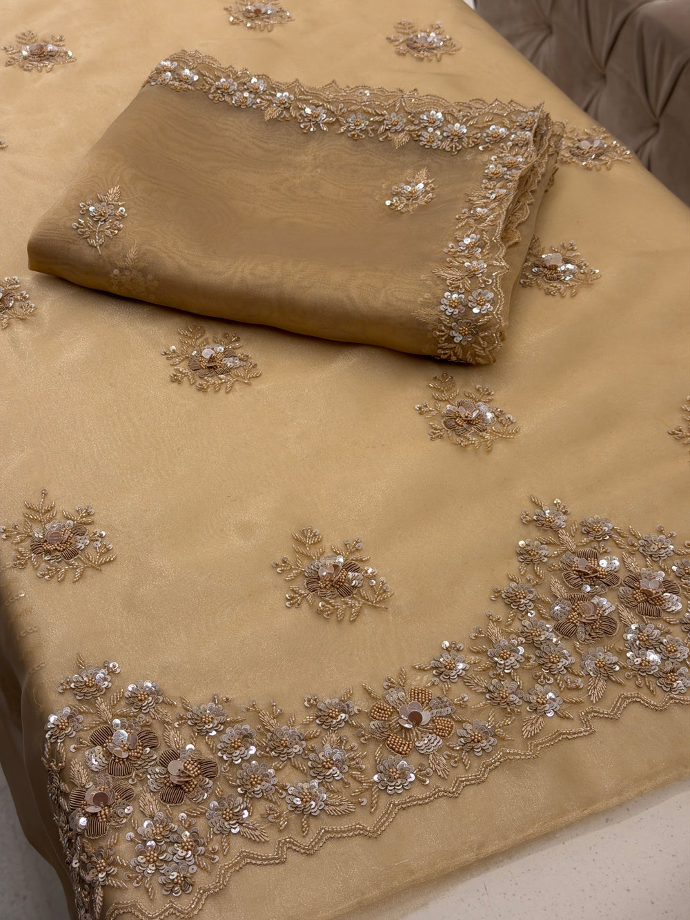 Zareen Aura Luxury Tissue Suit Set – 3D