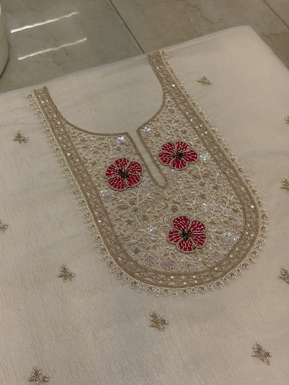 Noor-e-Gul – Luxury Crush Tissue Suit