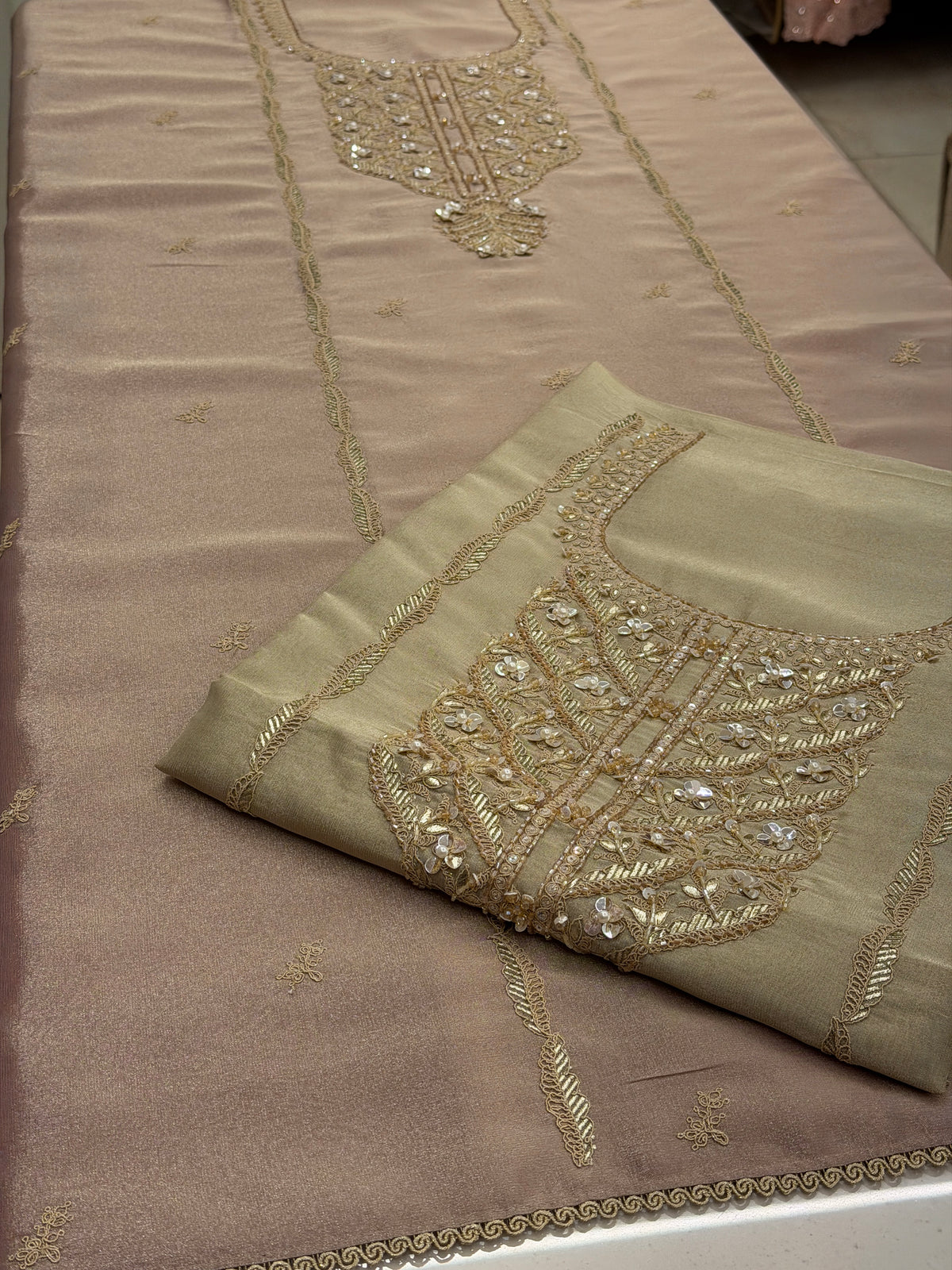 ZAREEN TISSUE LUXE