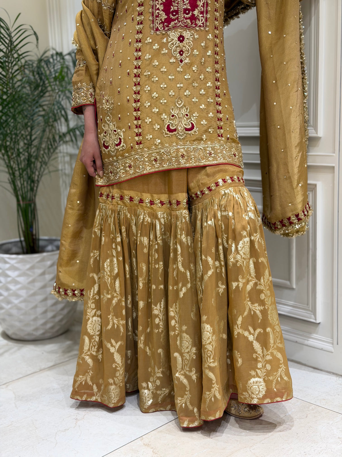 Luxury Segment Farshi Gharara