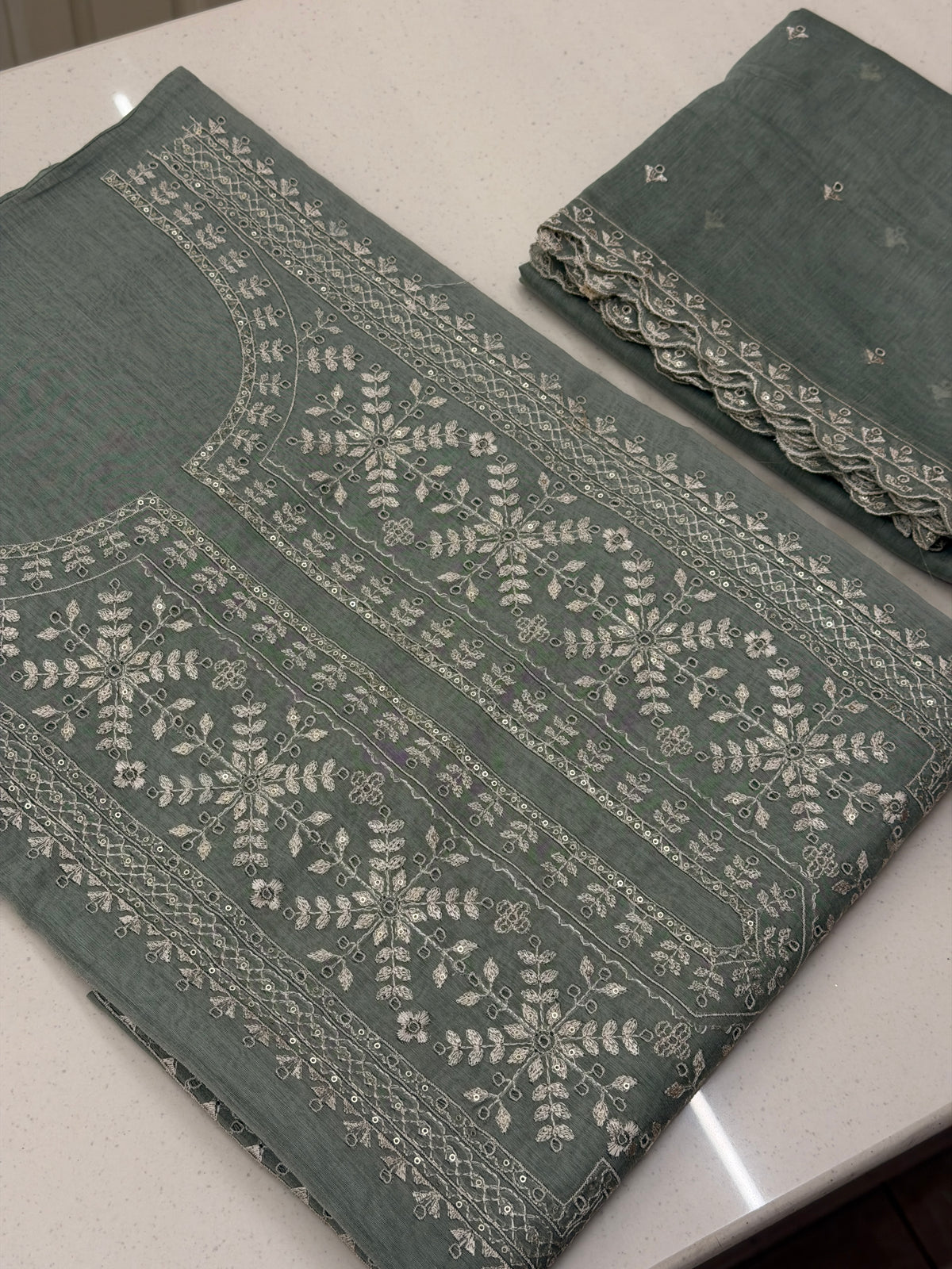 Noor-e-Gulnaar Chikankari Suit Set