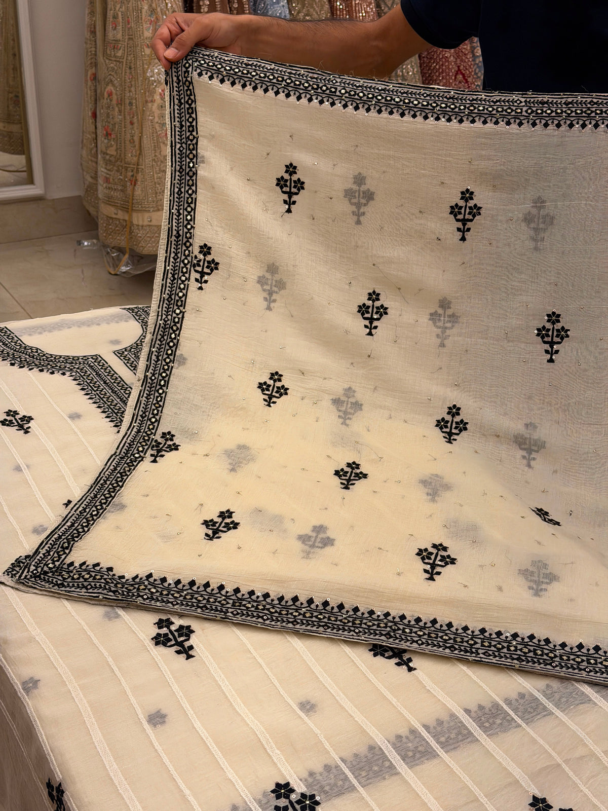 Noor-e-Mull Chikankari