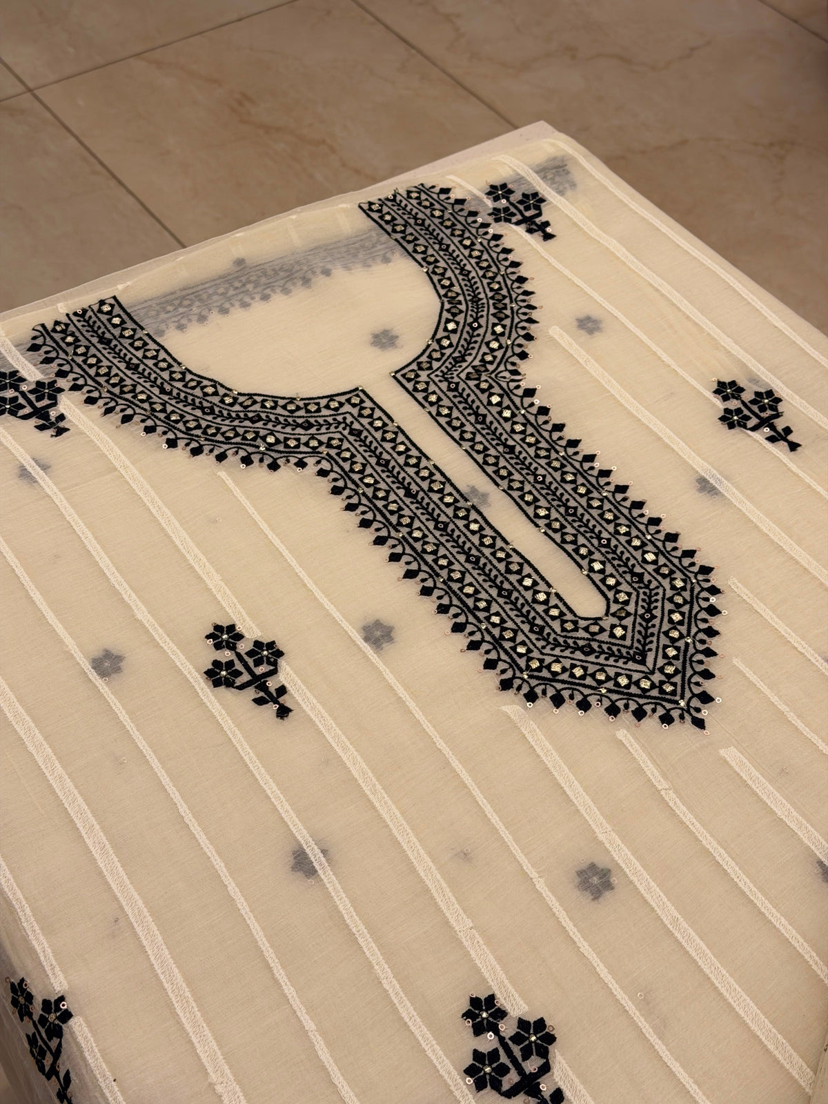Noor-e-Mull Chikankari
